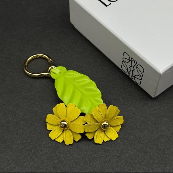 Loewe Green and Yellow Floral Key Holder with Gold Ring - Picture 2 of 7